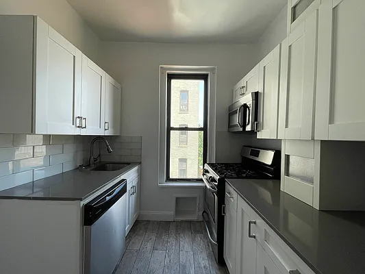 Rented by Hillel Realty Group | media 1