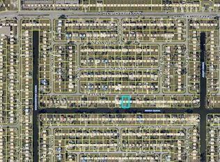 302 SE 1st Ter, Cape Coral, FL 33990