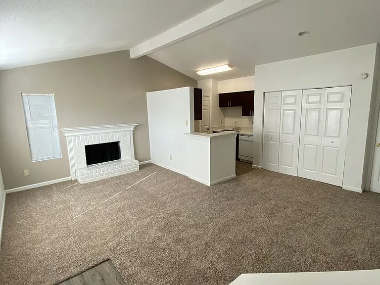 Emerald Cove Apartments — Photo 167