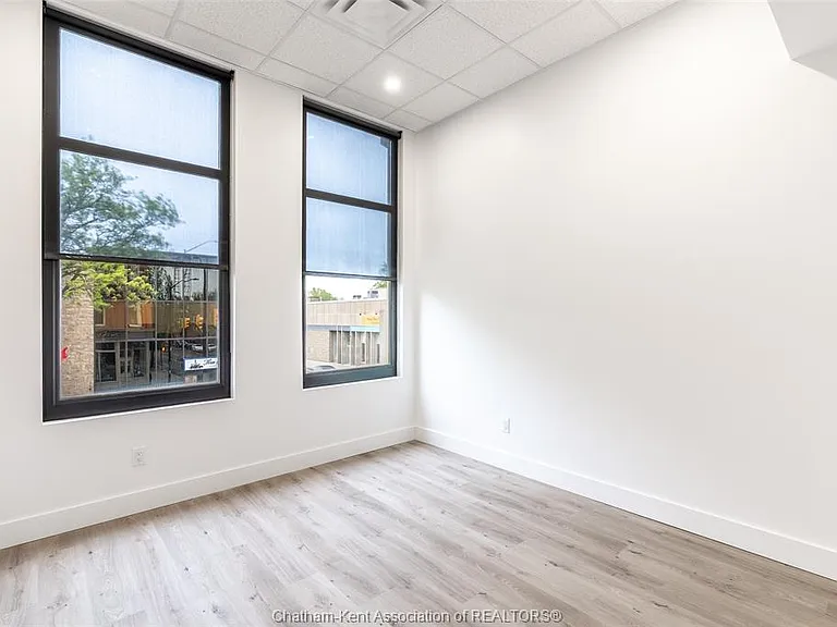 138 King St W #204 — Photo 17