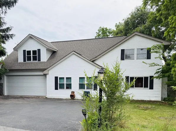 W271N2641 Pear Tree LANE, Pewaukee, WI 53072
