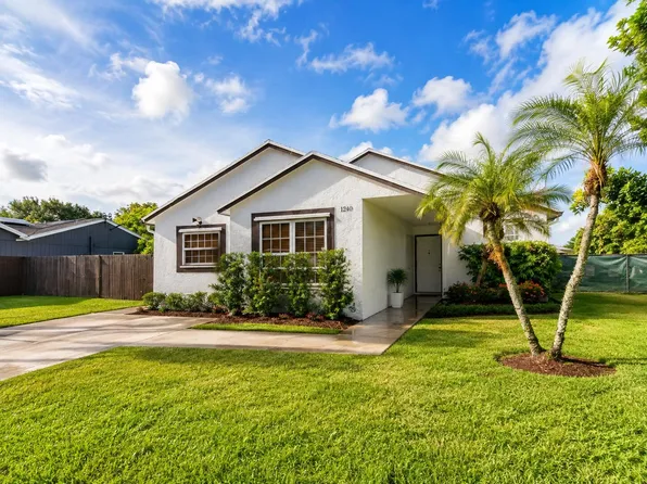 1240 Grandview Circle, Royal Palm Beach, FL 33411