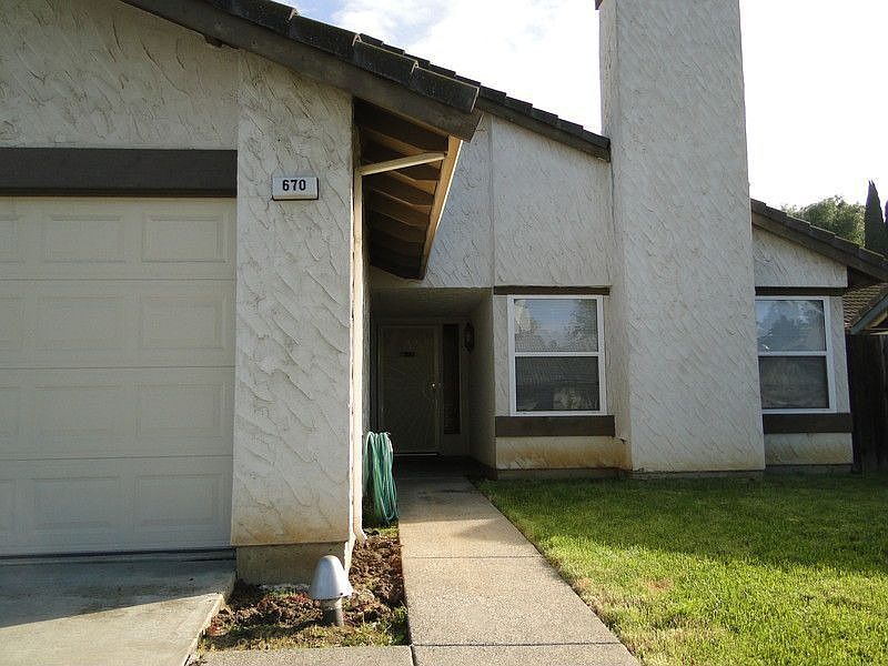 1st image of 670 Stone Harbour Dr