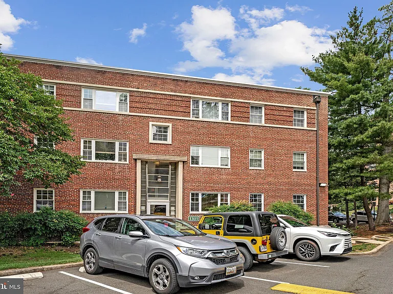 1301 N Ode St #115 — Photo 2
