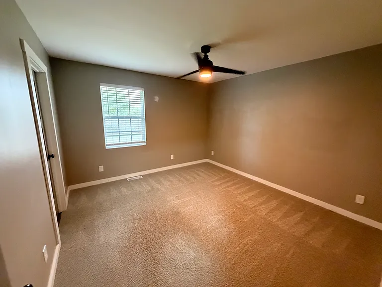 823 E Market St #823 — Photo 11