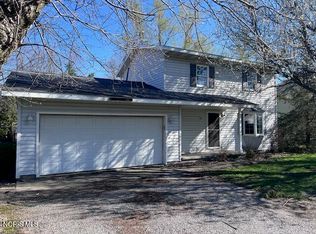 415 E Hubbard St, Hamler, OH
