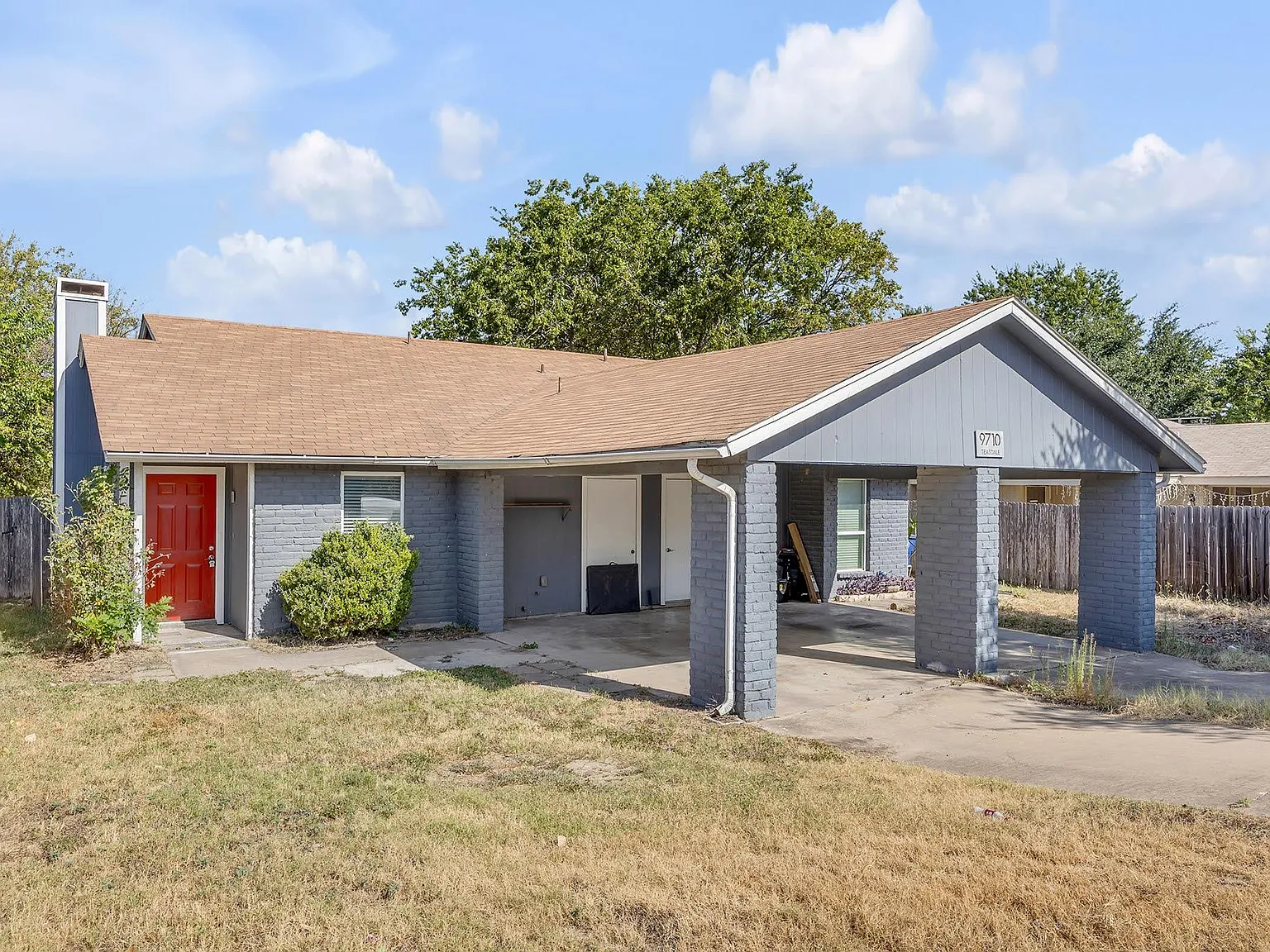 2 bed, 1.0 bath, 892 sqft, $1,200 — Photo 3
