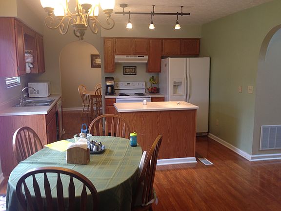 2nd image of 3553 Greenville Dr