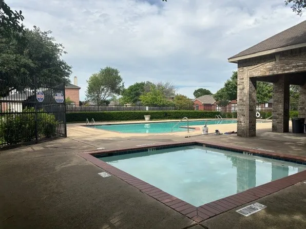 622 Hugh Walker Dr, Mesquite, TX 75149