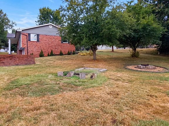 5th image of 624 Oak Grove Avenue