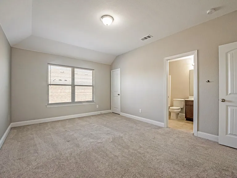 1825 Ridge Creek Ln — Photo 14