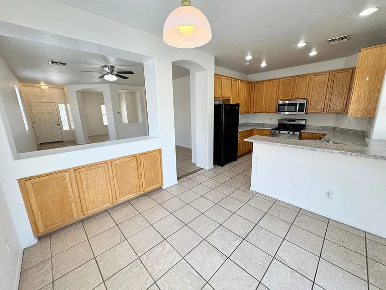 19 S 119th Ave — Photo 16