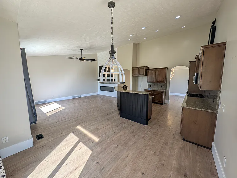 8743 N Franklin Dr — Photo 21