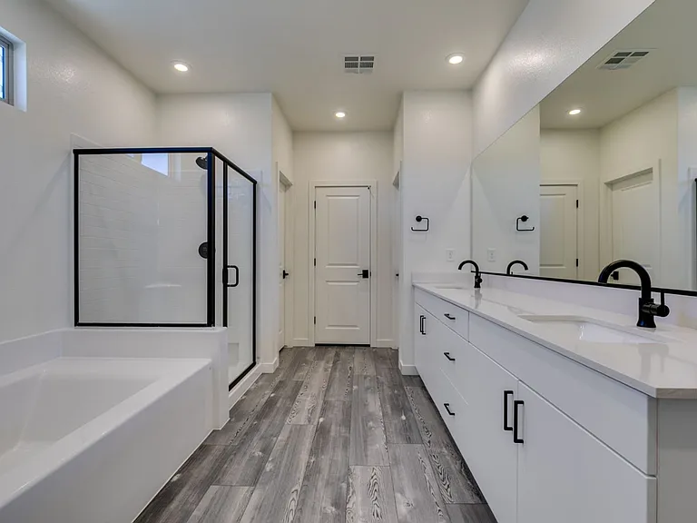 6915 Fordham Creek St — Photo 43