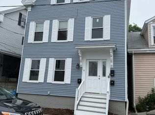 9 Foster St #2, Gloucester, MA 01930