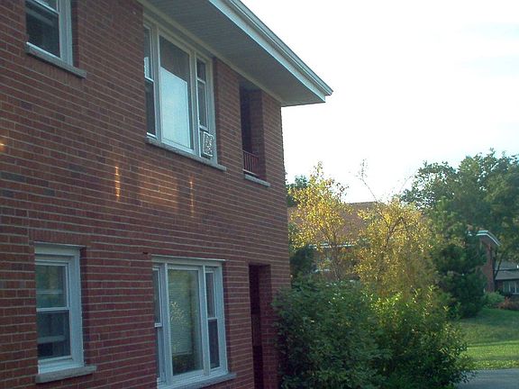 3rd image of 145 Dover Dr APT 13