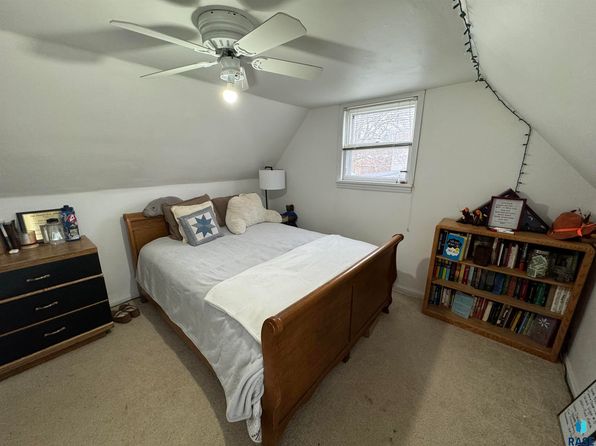 202 13th Ave, Brookings, SD 57006