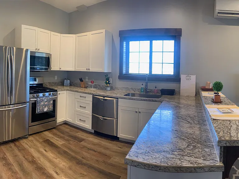 81 Estate Ln #B1 — Photo 3