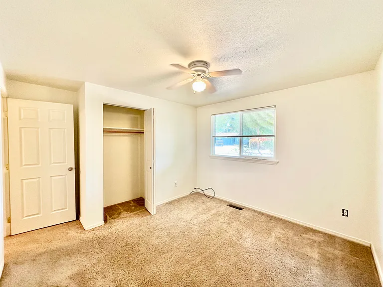 204 Gibson St — Photo 8