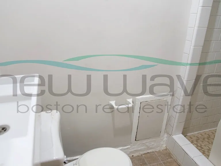 161 Endicott St #1R — Photo 14