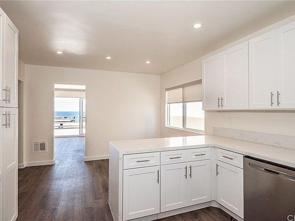 3rd image of 3118 Hermosa Ave