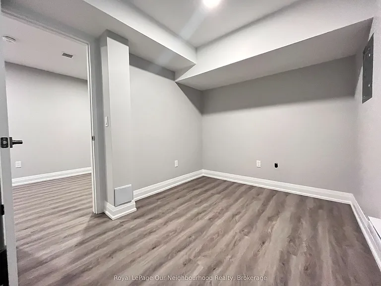 146 Bartlett Ave #LOWER — Photo 22