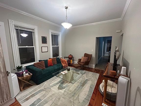 4th image of 279 Webster St #2
