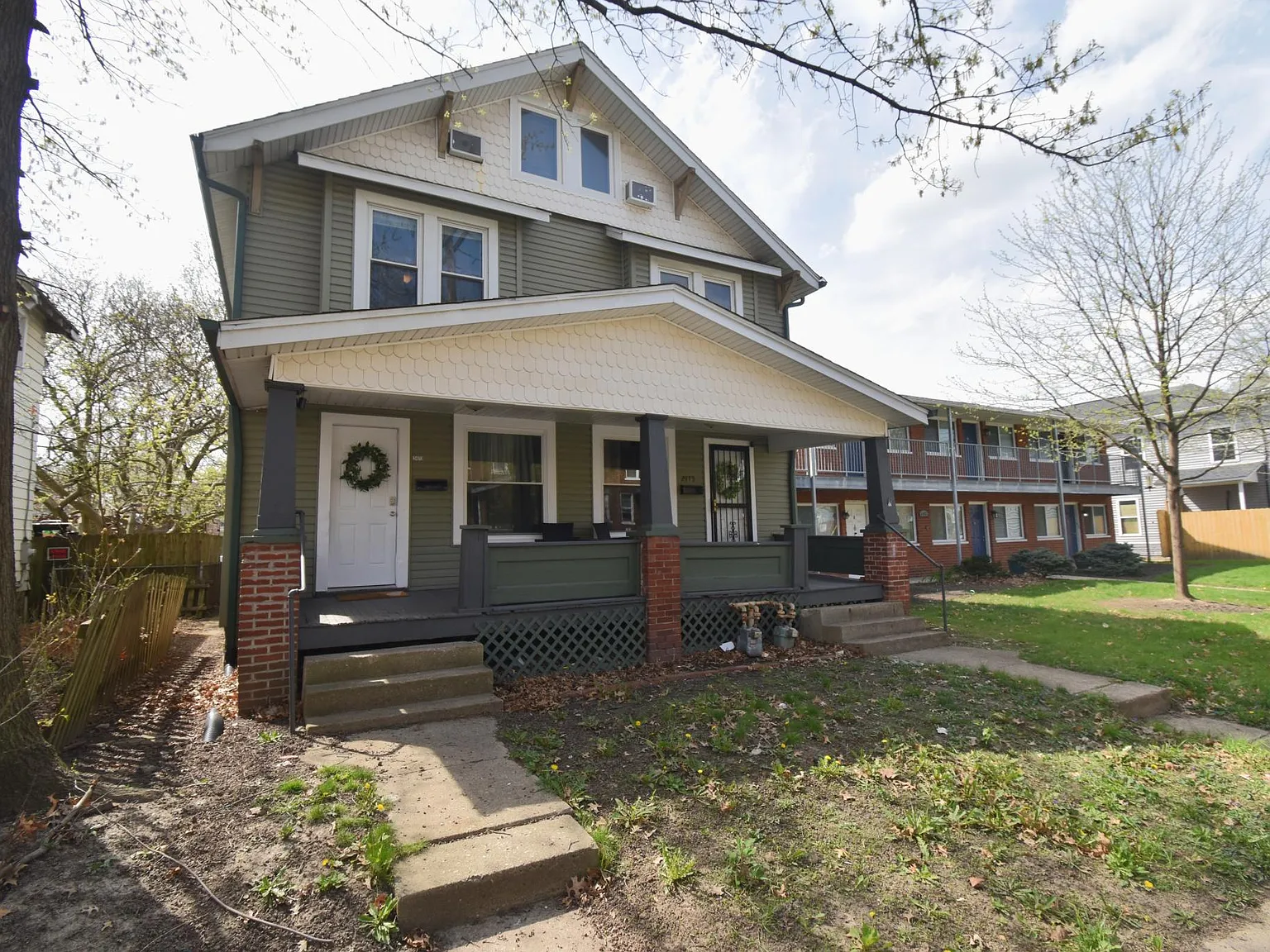 4 bed, 1400 sqft, $2,200 — Photo 1