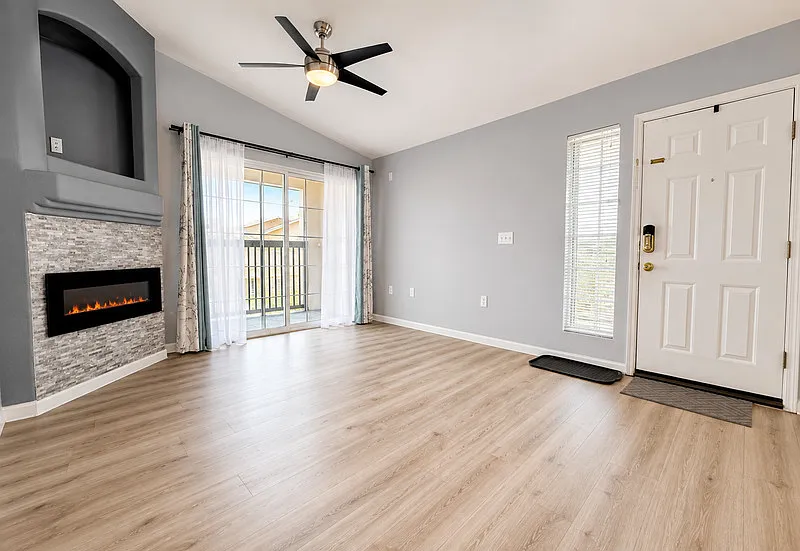 10070 E Carolina Dr #204