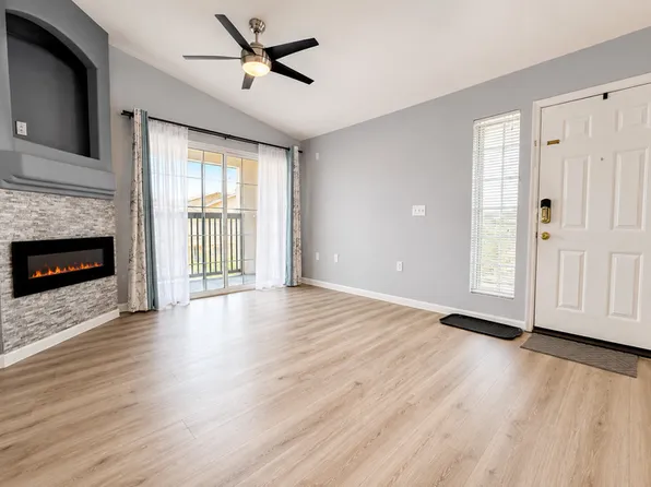 10070 E Carolina Dr APT 204, Denver, CO 80247