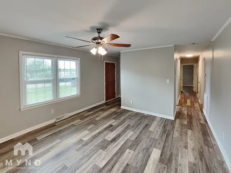 502 Cuthbertson St — Photo 3