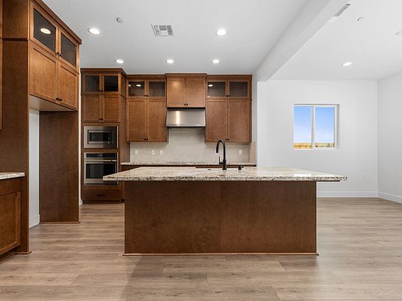 5th image of 8198 Iron Creek Dr