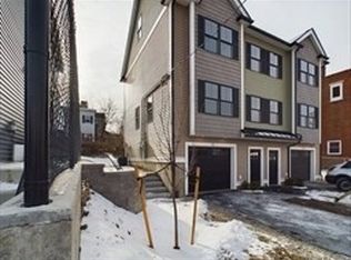 32-32 Union St #34, Lowell, MA 01852
