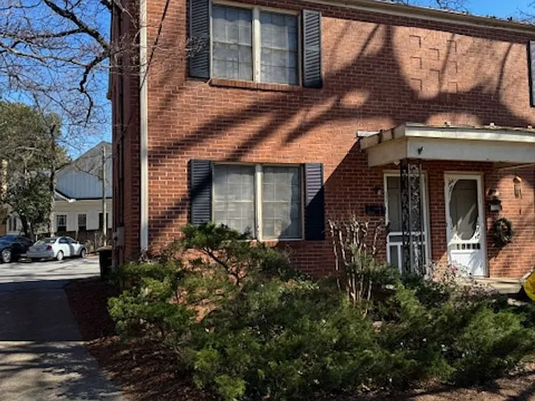 1449 S Milledge Ave — Photo 2