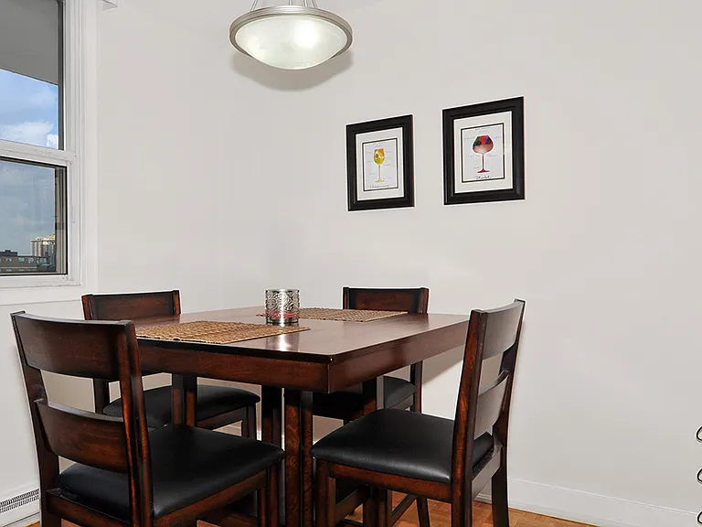 445 Eglinton Ave E — Photo 12