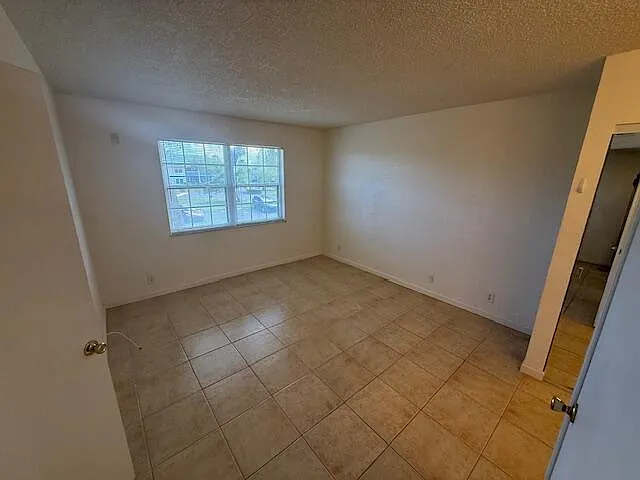 1500 SE Royal Green Cir #203 — Photo 4