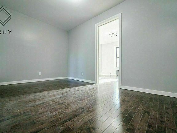 3rd image of 119 Linden St APT 1R
