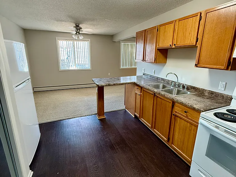 Parkview Apartments — Photo 35