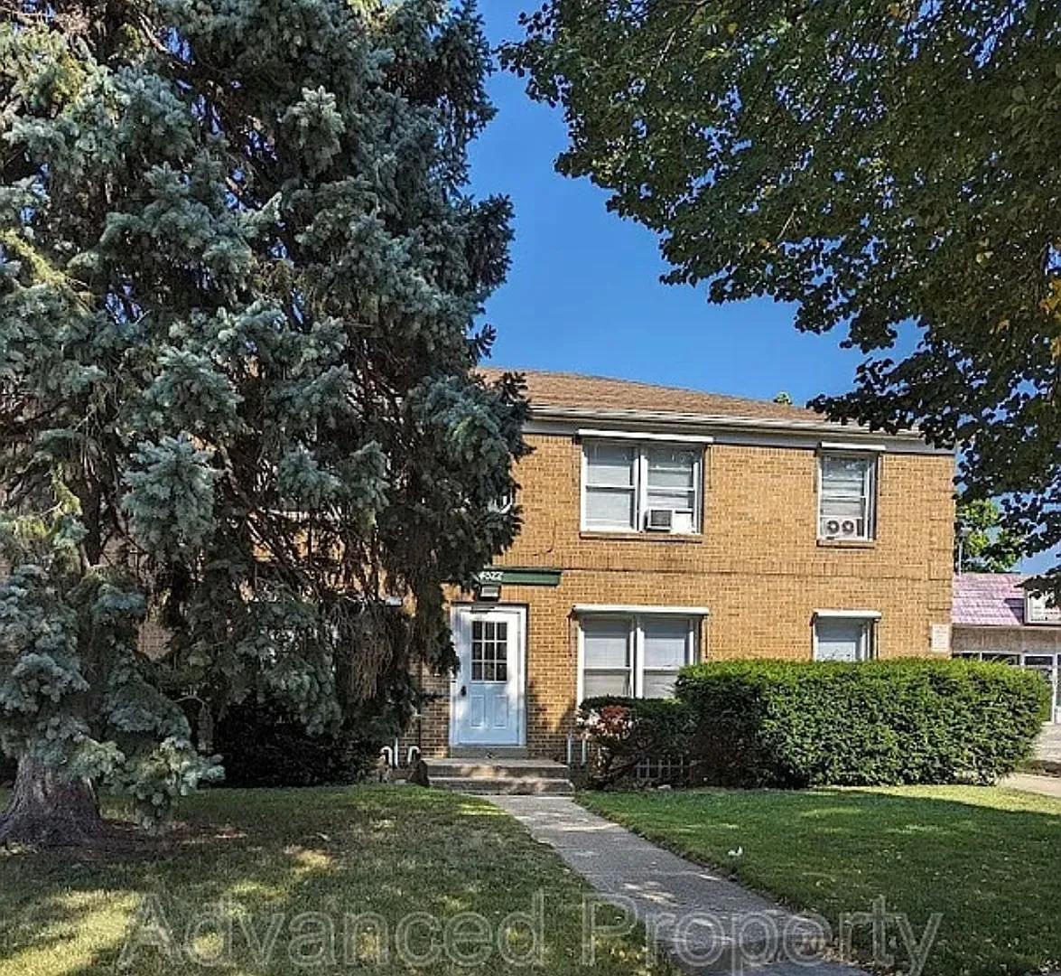 4522 North Teutonia Avenue — Photo 1