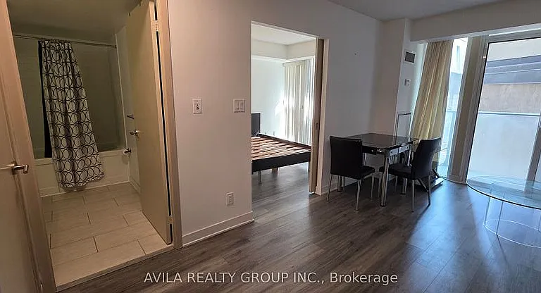 126 Simcoe St #301 — Photo 27