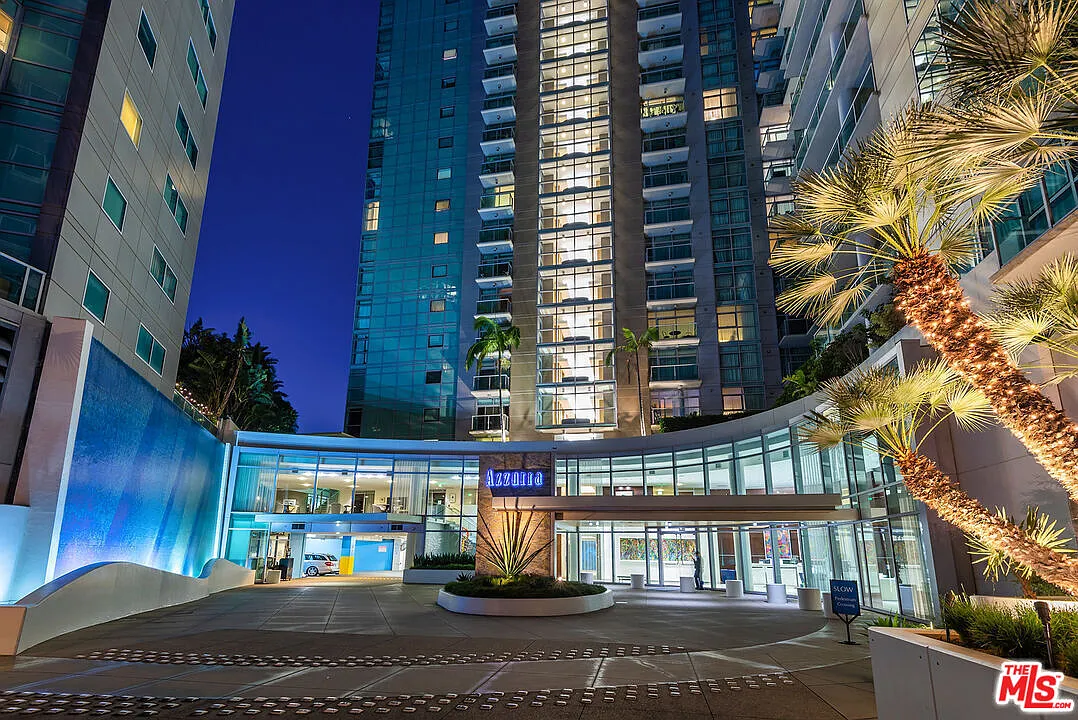 1 bed, 1.0 bath, 828 sqft, $3,995 — Photo 2
