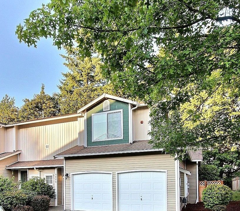 Lovely 1823 sq ft home w/2 master suites, open design & private greenbelt back yard!