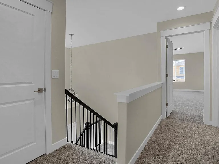 3792 Venice Grv — Photo 13