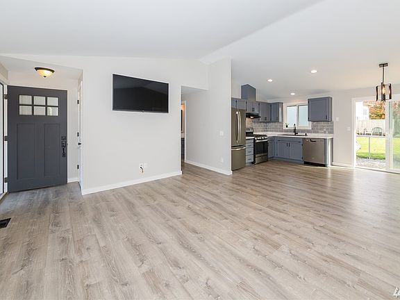 3rd image of 6309 54th Dr NE