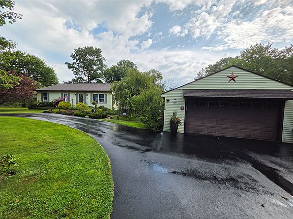 4th image of 3097 Elmwood Rd