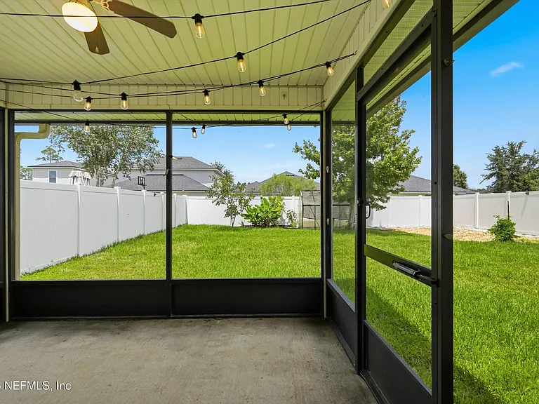 9847 Sailor Dr — Photo 26
