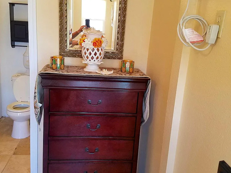 5 drawer Dresser
