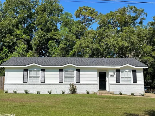 4716 Emerald Dr E, Mobile, AL 36619