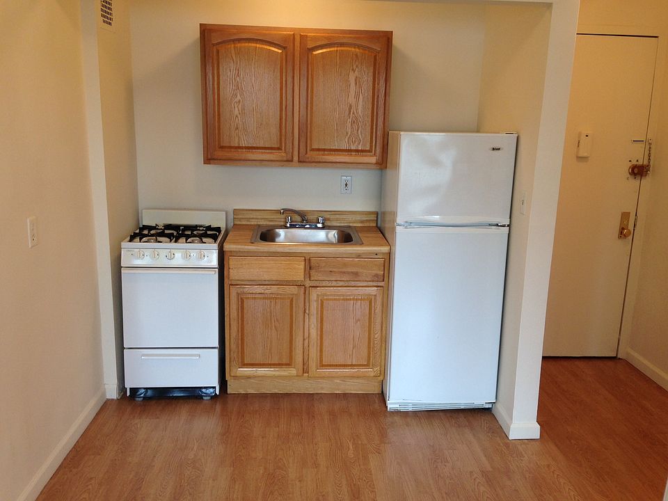 2nd image of 300 E 96th St APT 3C