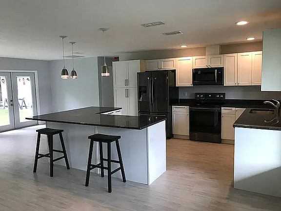 2nd image of 2451 Nassau St